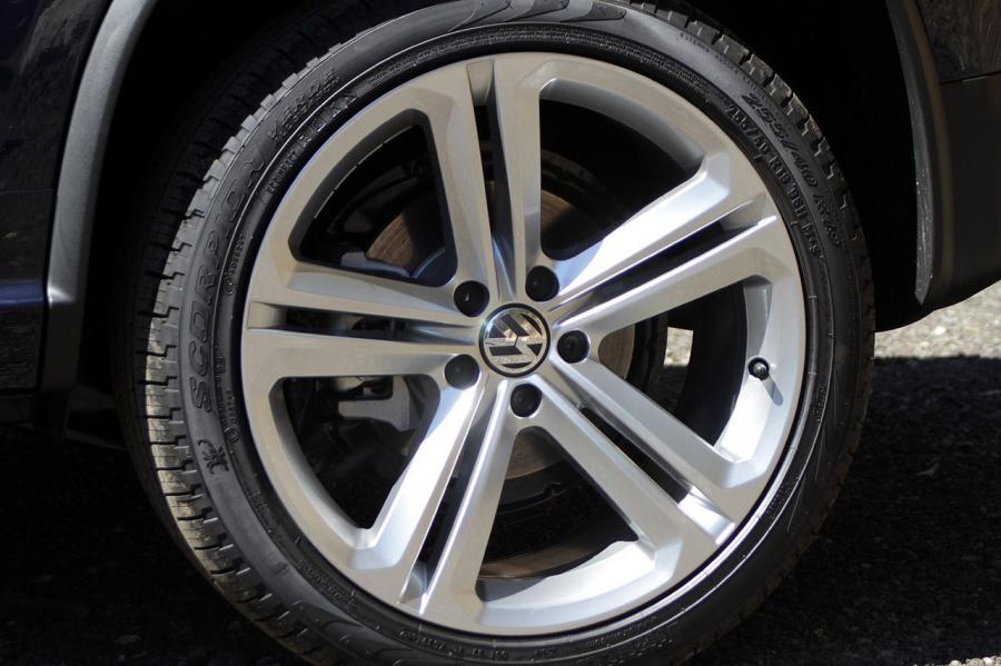  Volkswagen Tiguan R-Line 2014 года  (фото 5 из 28)